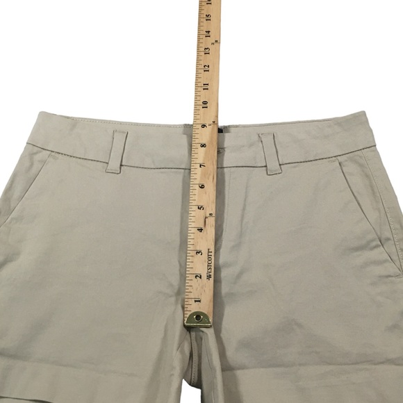 GAP Relaxed Girlfriend Tan Khaki Stretch Shorts - Women’s 2 - Picture 3 of 13